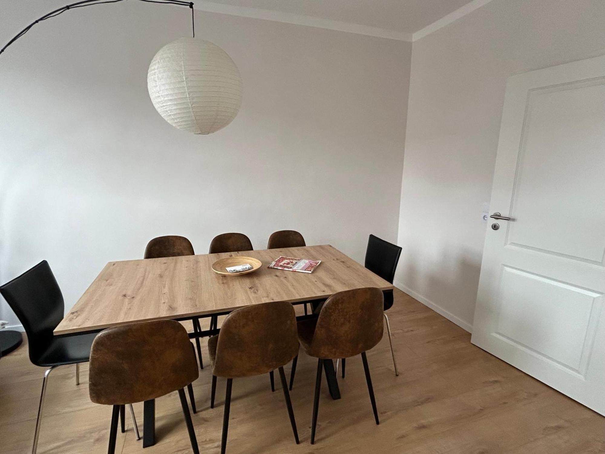 Schoene Neue 4 Zimmer Wohnung Mit Sued-Balkon Bis 8 Personen Naumburg  Eksteriør billede