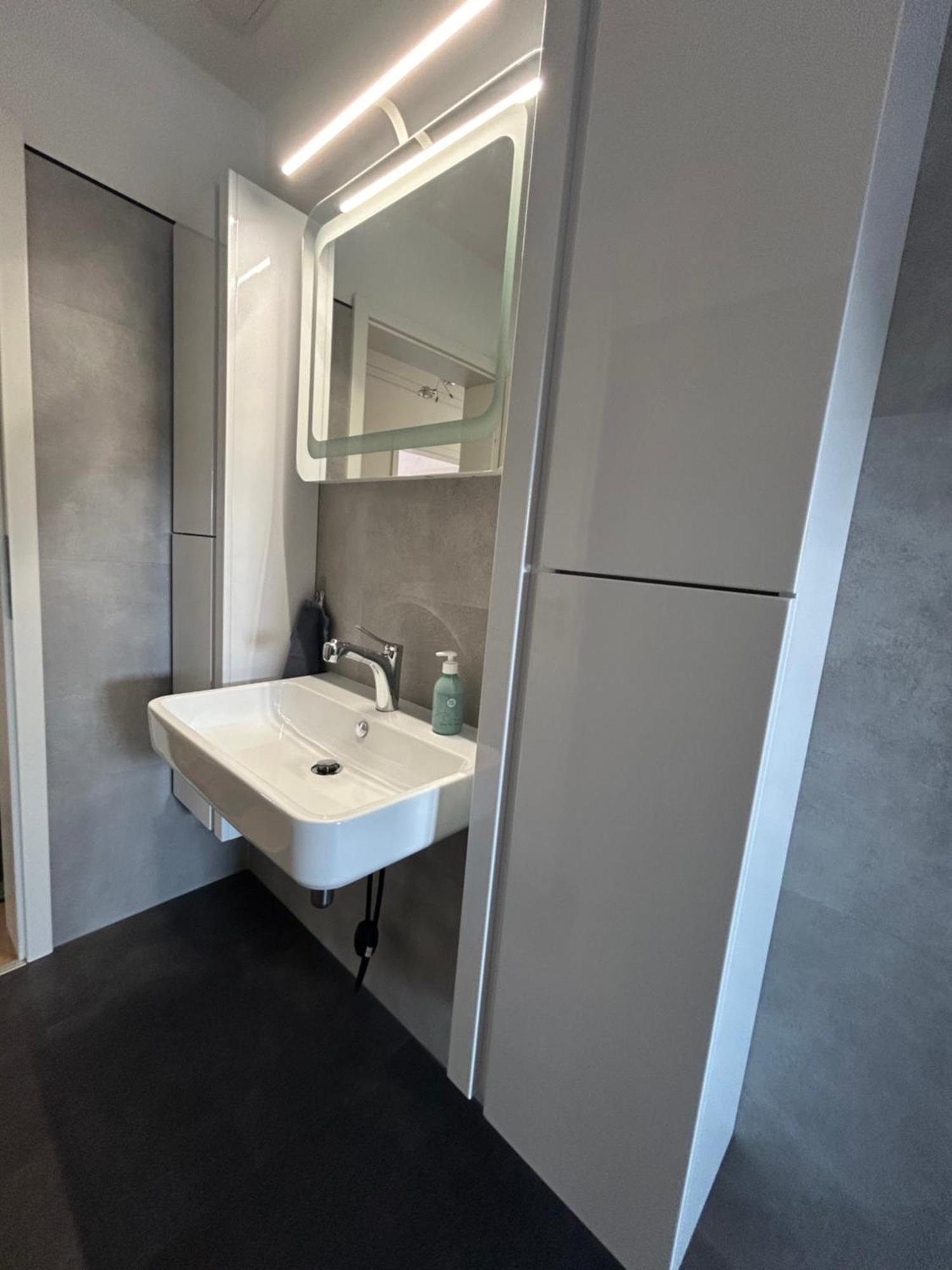 Schoene Neue 4 Zimmer Wohnung Mit Sued-Balkon Bis 8 Personen Naumburg  Eksteriør billede